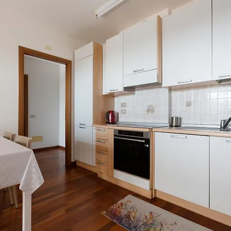 Viale Marche - Near Maciachini M3 * Milano