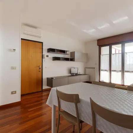 Viale Marche - Near Maciachini M3 Lejlighed